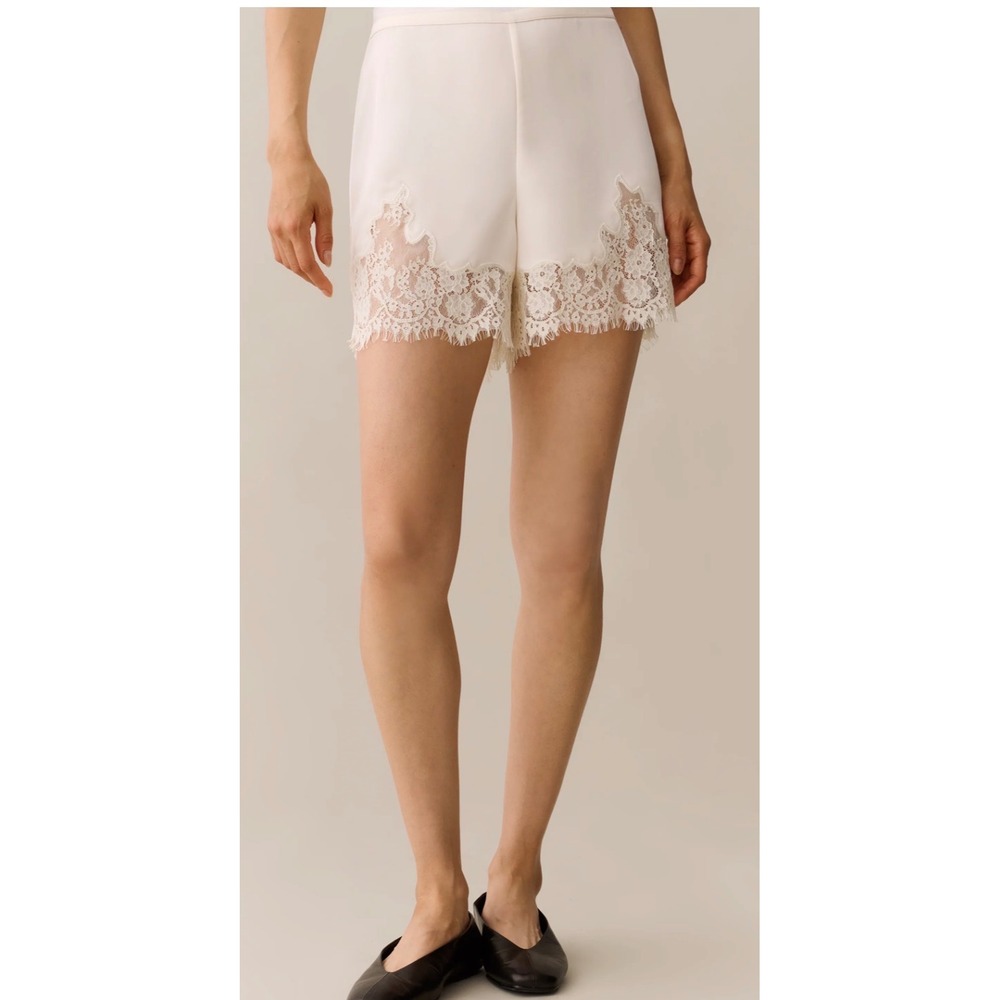 Few Moda Sorella Atelier Ivory Satin Lace Trim Shorts XL O25WSHW15400